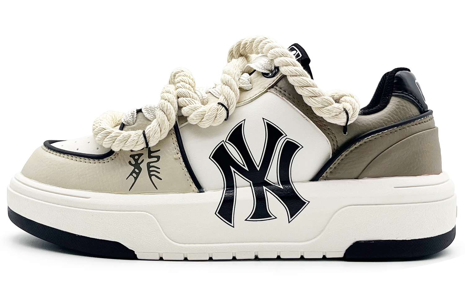 MLB Массивные устойчивые к износу низкие скейтерские кроссовки с эффектом увеличения роста унисекс бежево-бело-коричневые экрю, цвет Ecru
MLB Массивные устойчивые к износу низкие скейтерские кроссовки с эффектом увеличения роста унисекс бежево-бело-коричневые экрю, цвет Ecru