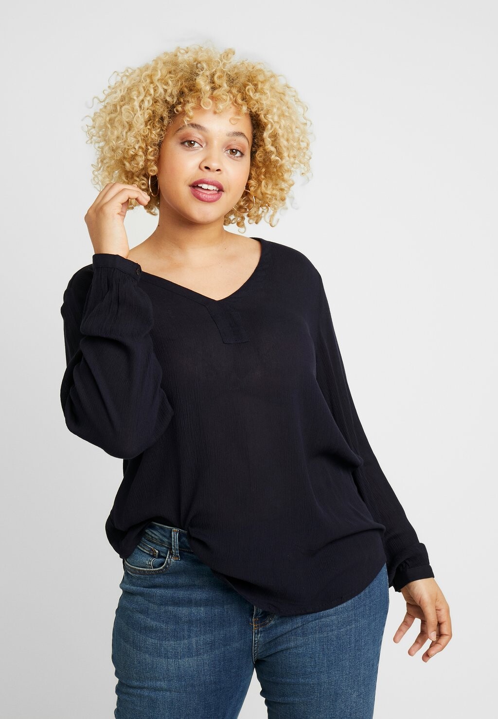 Блузка БЛУЗКА Kaffe Curve, полуночный морской
Блузка БЛУЗКА Kaffe Curve, полуночный морской