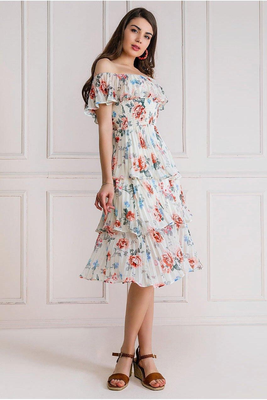 Многоярусное платье миди из шифона со складками и лифом Goddiva, белый
Многоярусное платье миди из шифона со складками и лифом Goddiva, белый