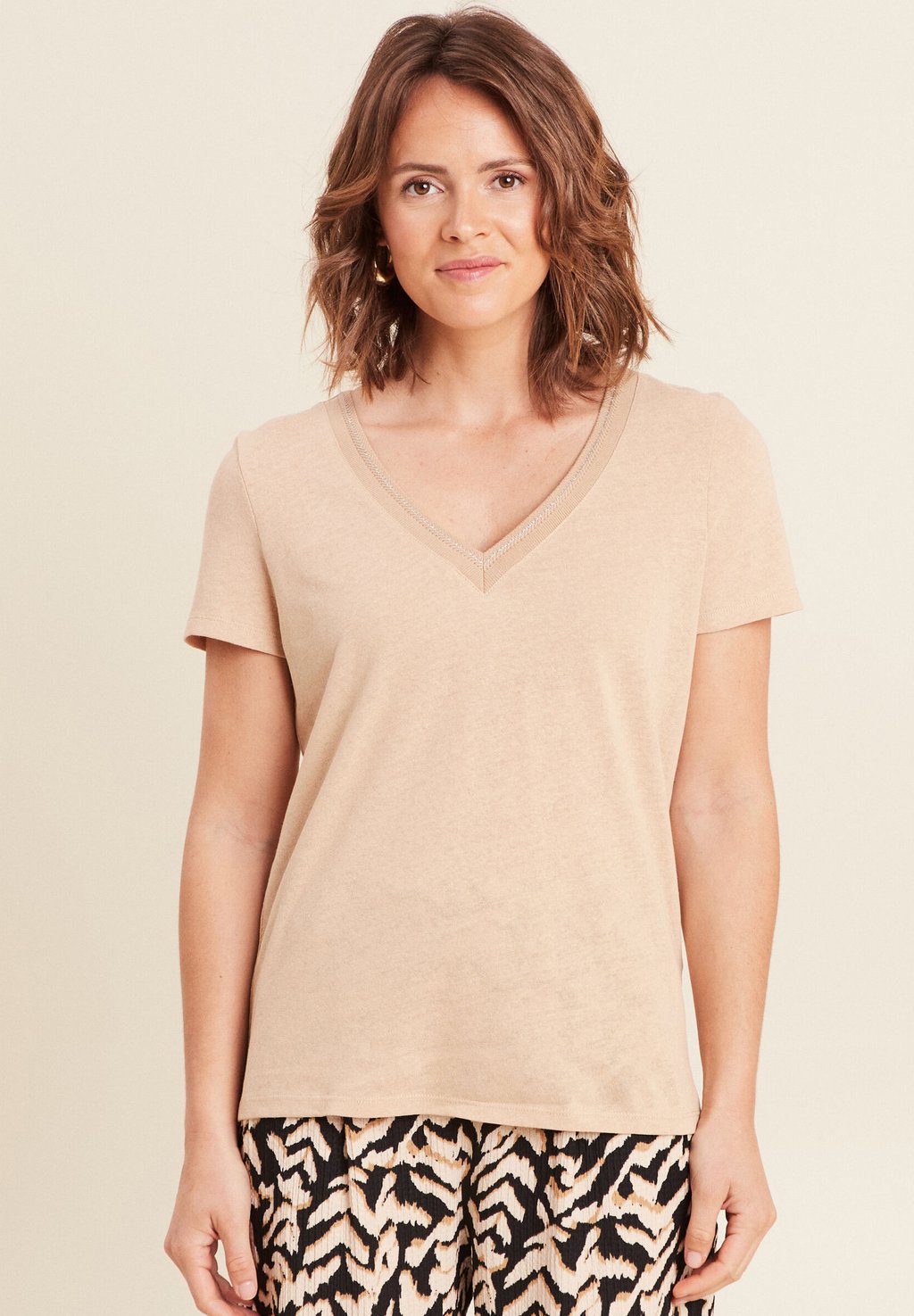 Базовая футболка Breal, песочный
Базовая футболка Breal, песочный