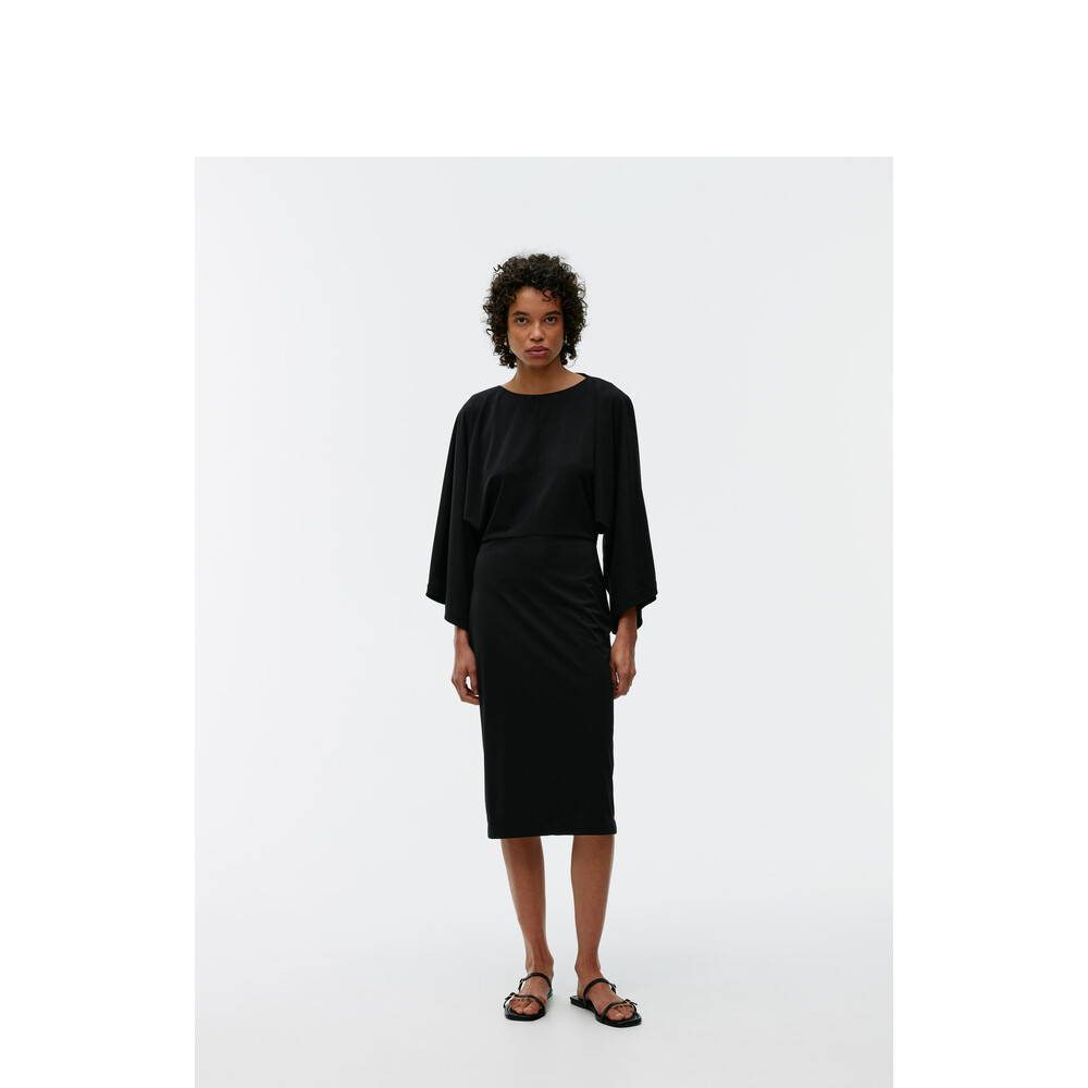 Женское платье Arket с вырезом лодочкой и широкими рукавами, черный
Женское платье Arket с вырезом лодочкой и широкими рукавами, черный
