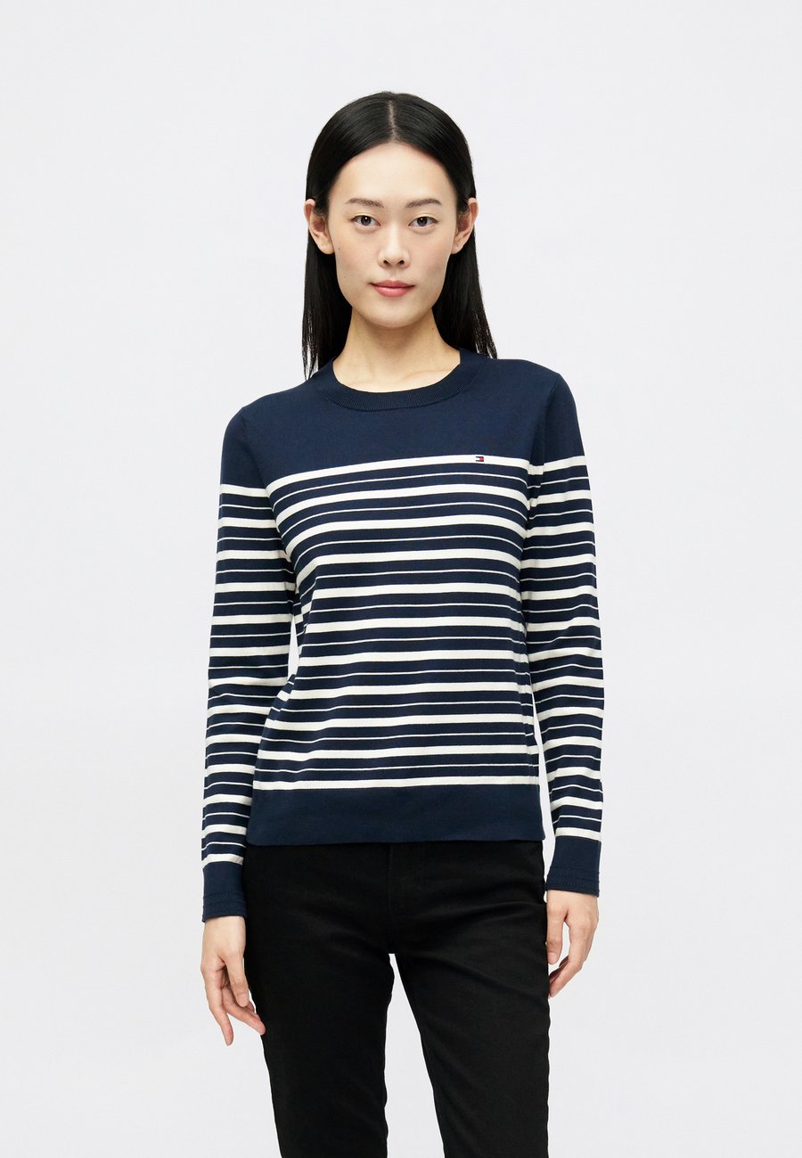 Джемпер Tommy Hilfiger Jumper, Dark Night Navy/Calico/Dark Blue
Джемпер Tommy Hilfiger Jumper, Dark Night Navy/Calico/Dark Blue