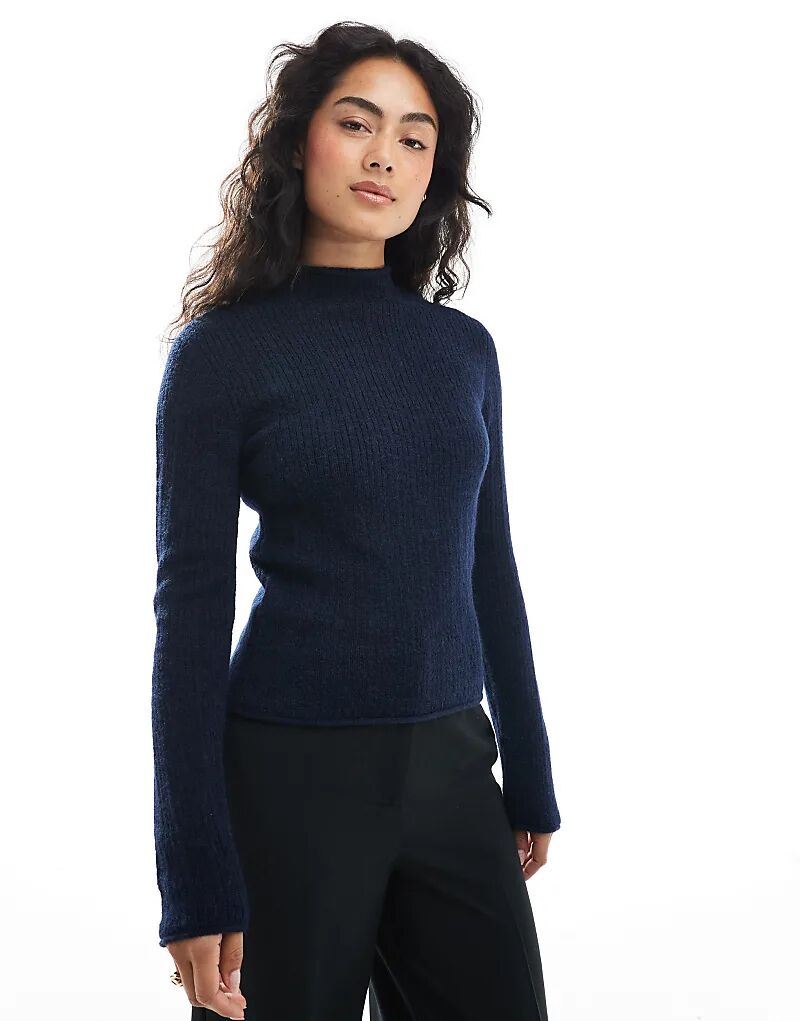 Свободный трикотажный топ с воротником-стойкой в рубчик ASOS DESIGN темно-синего цвета
Свободный трикотажный топ с воротником-стойкой в рубчик ASOS DESIGN темно-синего цвета