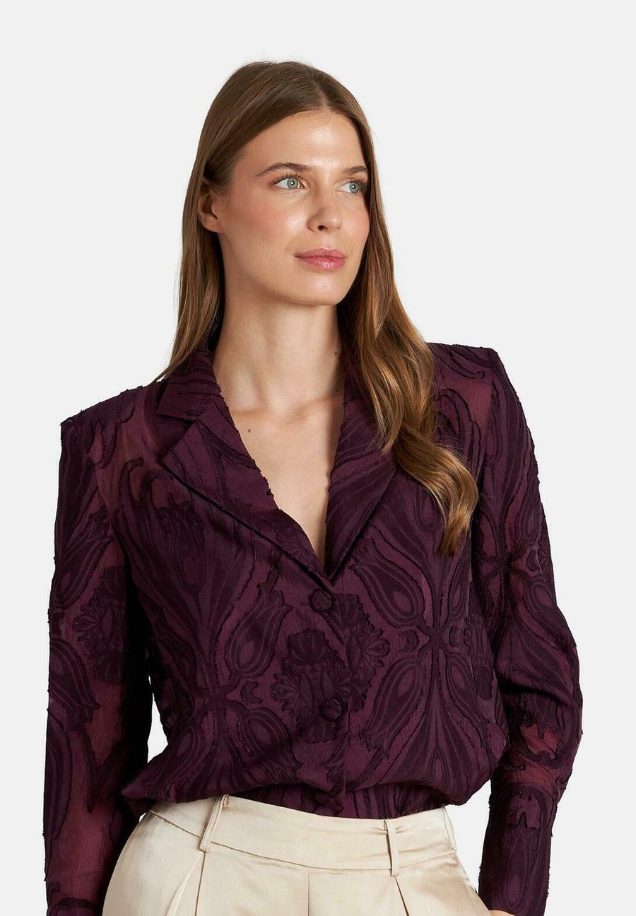 Блуза Alma en Pena Button-down blouse, Morado Oscuro/Dark Purple
Блуза Alma en Pena Button-down blouse, Morado Oscuro/Dark Purple