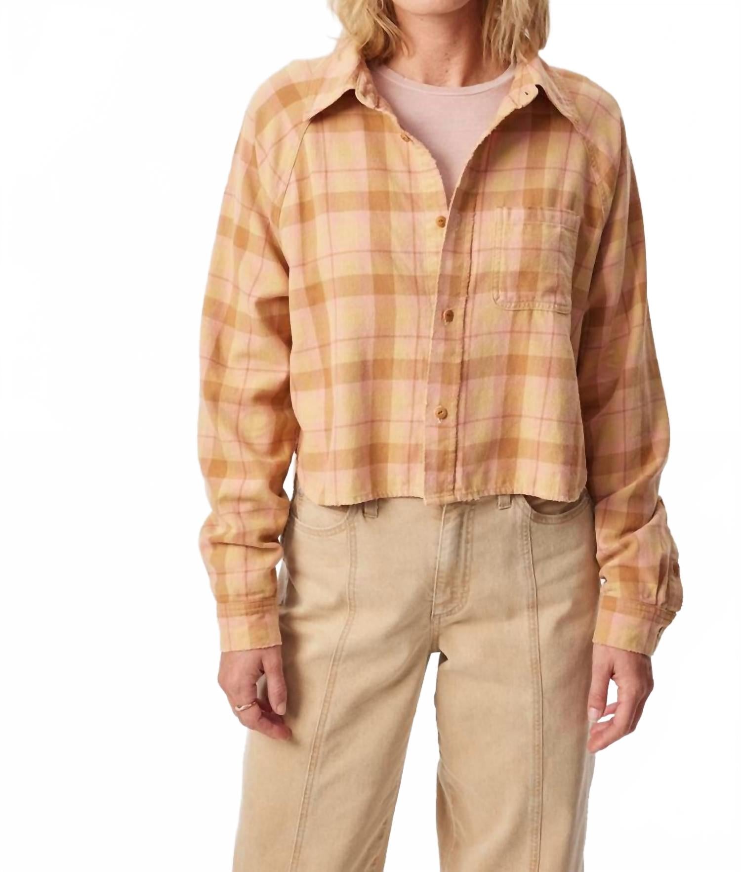 Рубашка Denise в золотом цвете AMO
Рубашка Denise в золотом цвете AMO