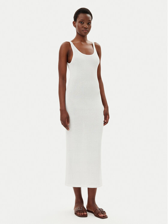 Летнее платье облегающего кроя J20J225284 Calvin Klein Jeans, белый
Летнее платье облегающего кроя J20J225284 Calvin Klein Jeans, белый