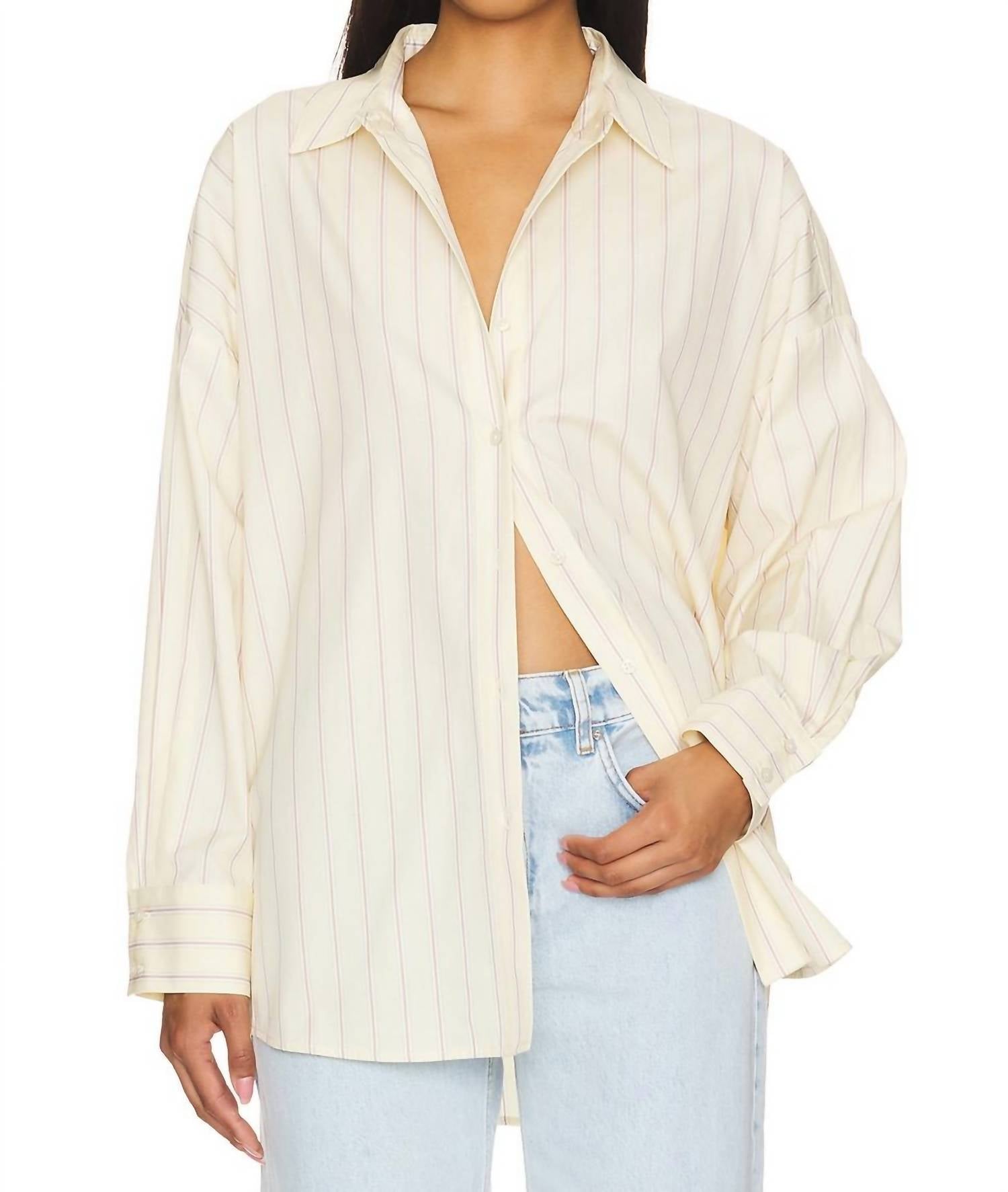 Рубашка бывшего в кремово-белом цвете Favorite Daughter
Рубашка бывшего в кремово-белом цвете Favorite Daughter