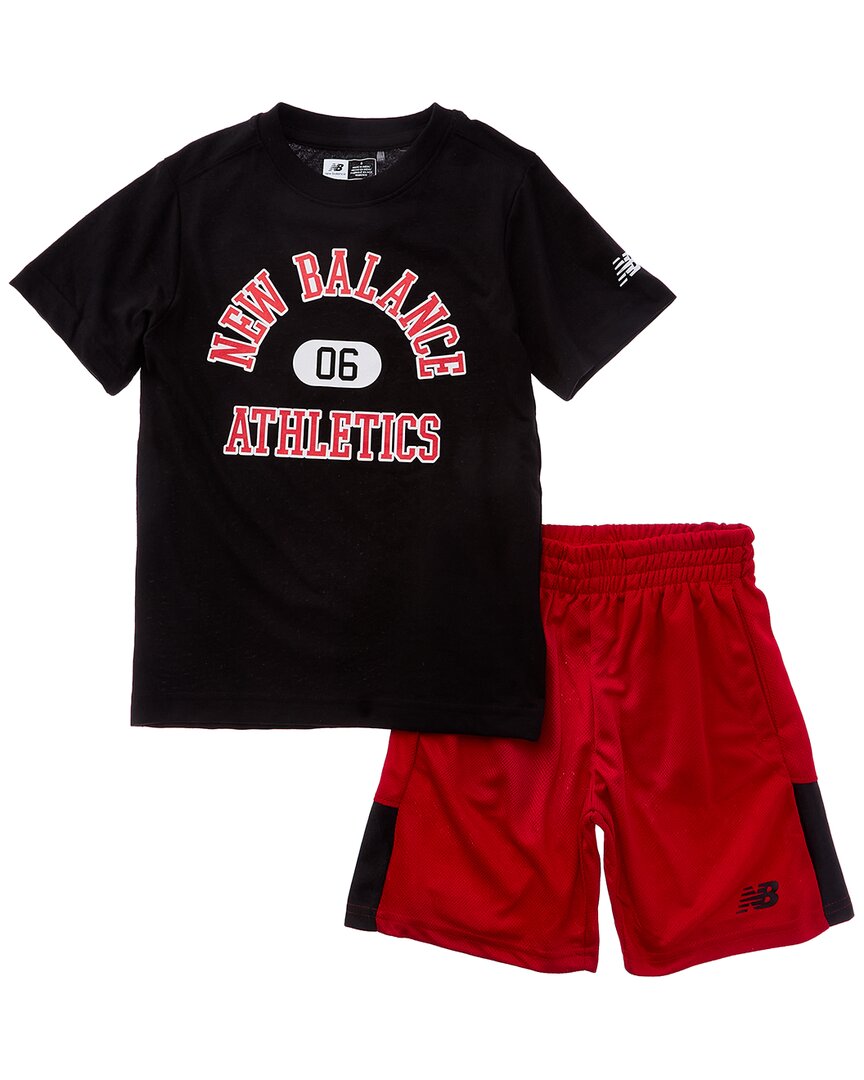 New Balance Комплект из футболки и шорт, черный
New Balance Комплект из футболки и шорт, черный