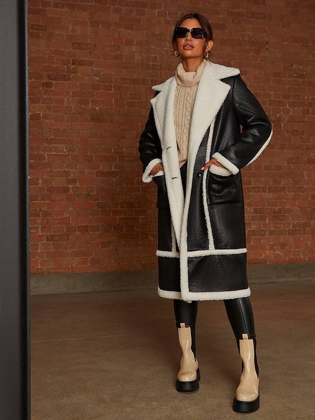 Контрастное пальто из овечьей шерсти Chi Chi London, черный
Контрастное пальто из овечьей шерсти Chi Chi London, черный