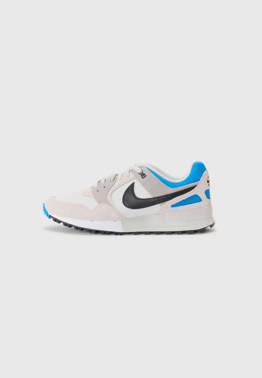 Кроссовки Nike Golf AIR PEGASUS 89, Dust/Black/Smoke Grey/Photo Blue/White/Black
Кроссовки Nike Golf AIR PEGASUS 89, Dust/Black/Smoke Grey/Photo Blue/White/Black