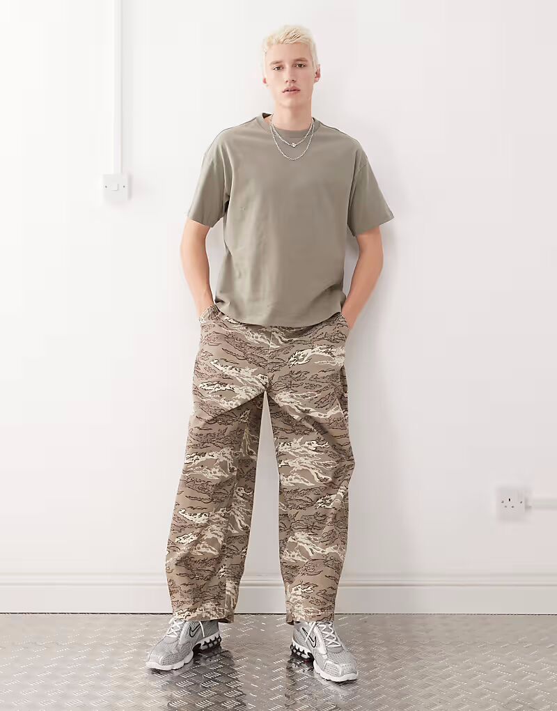 Футболка свободного кроя Weekday Great цвета хаки
Футболка свободного кроя Weekday Great цвета хаки