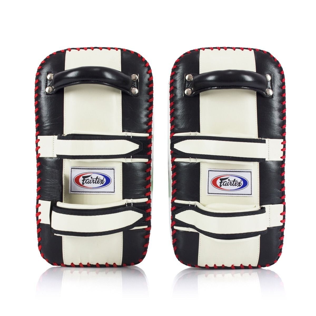 Пэды Fairtex Curved Kick Pads - Standard, черный/белый
Пэды Fairtex Curved Kick Pads - Standard, черный/белый