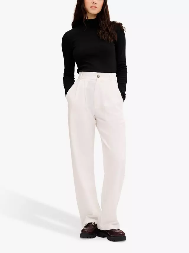 Топ OMNES North Mock Neck, черный
Топ OMNES North Mock Neck, черный