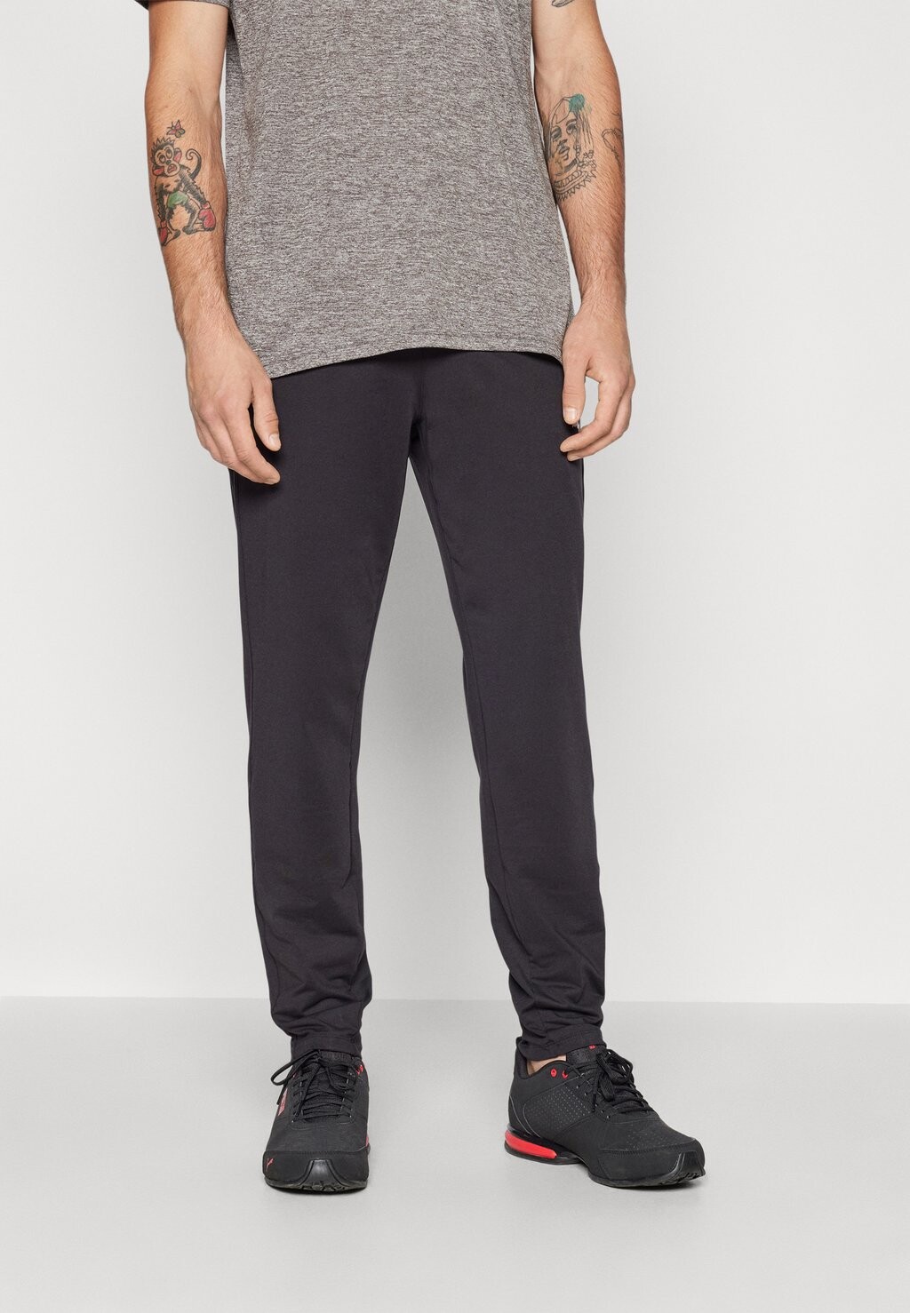 Тканевые брюки CLOUDSPUN JOGGER Puma, черный
Тканевые брюки CLOUDSPUN JOGGER Puma, черный