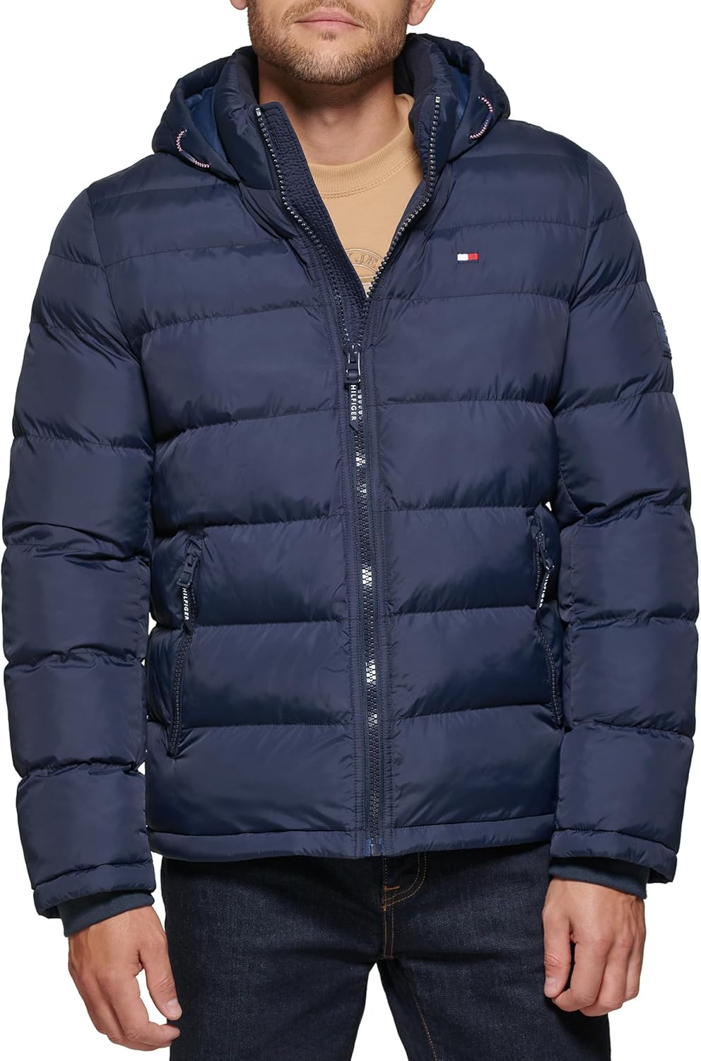 Мужская стеганая куртка с капюшоном Tommy Hilfiger (стандартная и для больших и высоких), Midnight
Мужская стеганая куртка с капюшоном Tommy Hilfiger (стандартная и для больших и высоких), Midnight