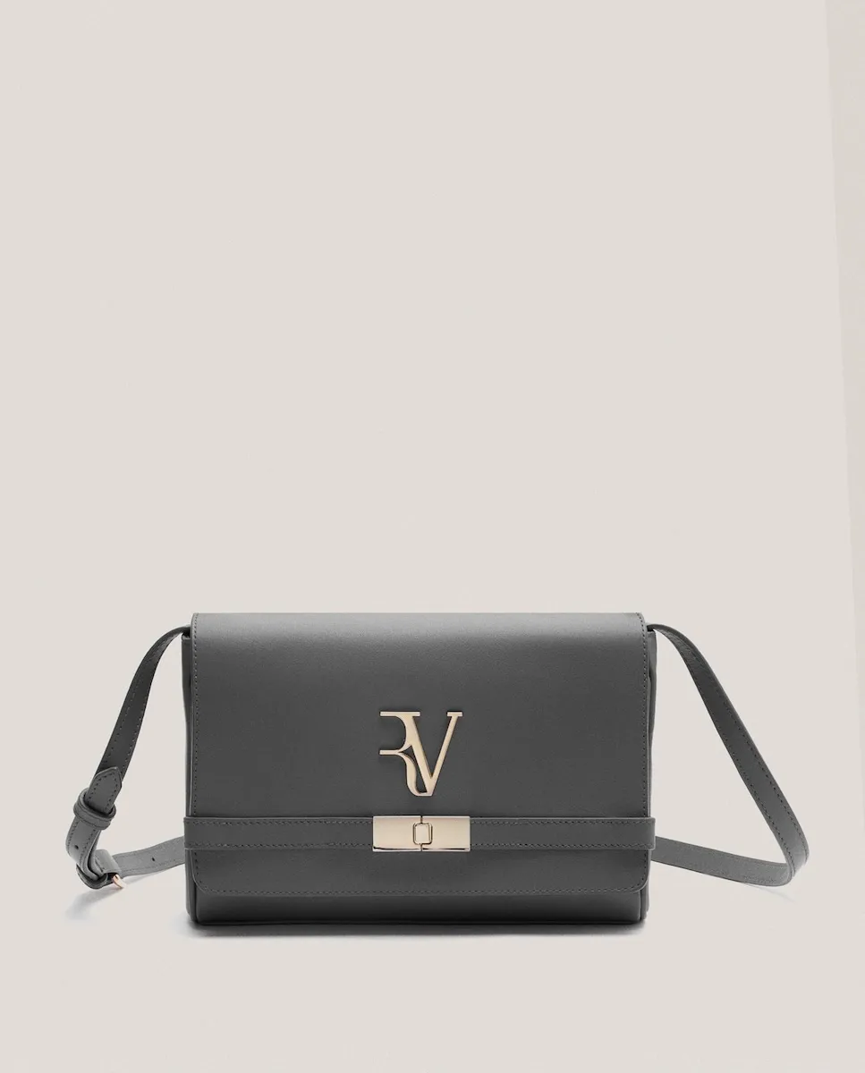 Женская кожаная сумка-бандо с клапаном и логотипом RV Roberto Verino, серый
Женская кожаная сумка-бандо с клапаном и логотипом RV Roberto Verino, серый