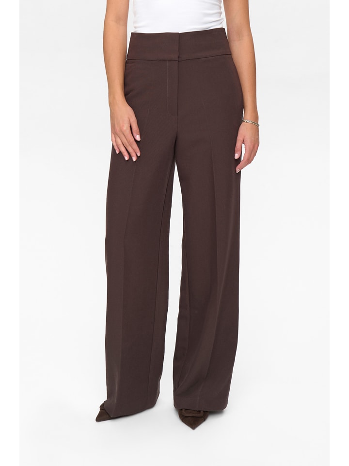 NÜMPH Брюки Marlene "Nubussy" темно-коричневого цвета
NÜMPH Брюки Marlene "Nubussy" темно-коричневого цвета