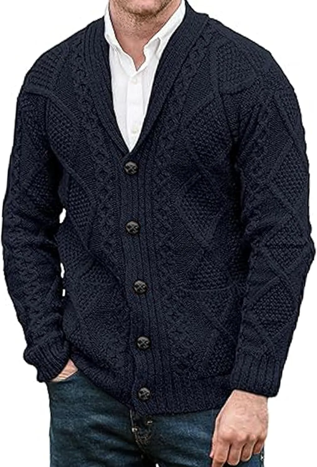 Мужской кардиган с воротником шаль и кабельной вязкой DGHM-JLMY
Мужской кардиган с воротником шаль и кабельной вязкой DGHM-JLMY