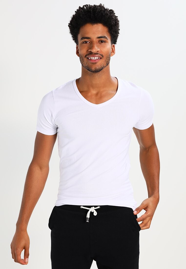 Базовая футболка BASIC V-NECK Jack & Jones, белый цвет
Базовая футболка BASIC V-NECK Jack & Jones, белый цвет