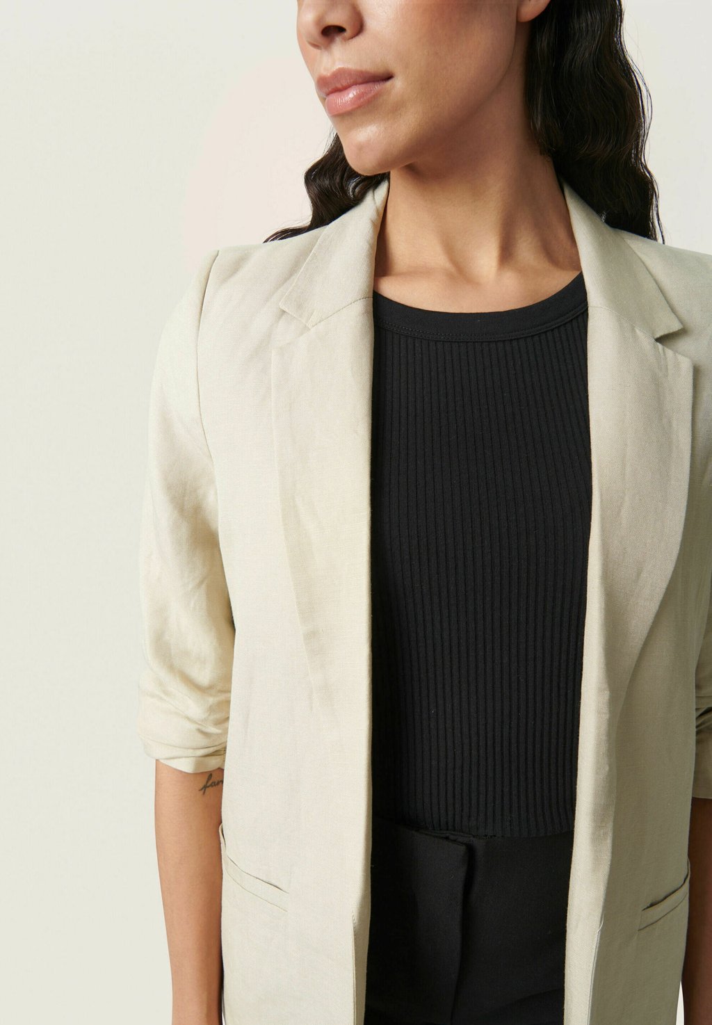 Блейзер SLMALIA SHIRLEY Soaked in Luxury, мультиколор
Блейзер SLMALIA SHIRLEY Soaked in Luxury, мультиколор