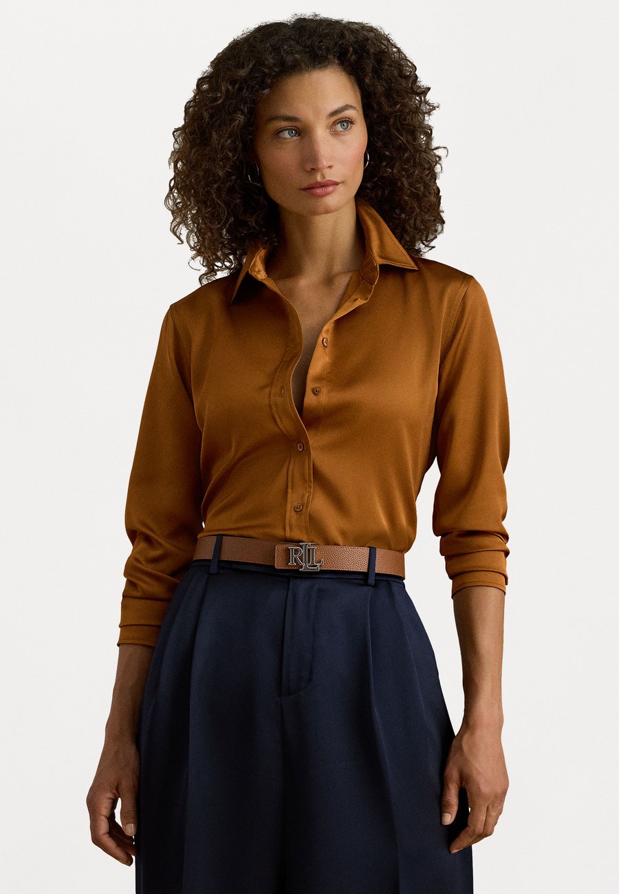 Блуза Lauren Ralph Lauren CLASSIC FIT SATIN CHARMEUSE SHIRT, Cinnamon Bark/Orange
Блуза Lauren Ralph Lauren CLASSIC FIT SATIN CHARMEUSE SHIRT, Cinnamon Bark/Orange