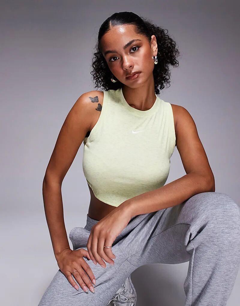 Укороченный ребристый жилет Nike Essential цвета лайм 
Укороченный ребристый жилет Nike Essential цвета лайм