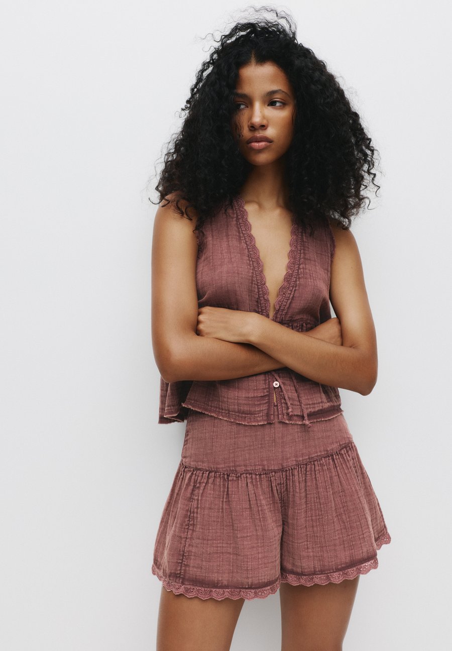 Шорты PULL&BEAR Shorts, Pink
Шорты PULL&BEAR Shorts, Pink