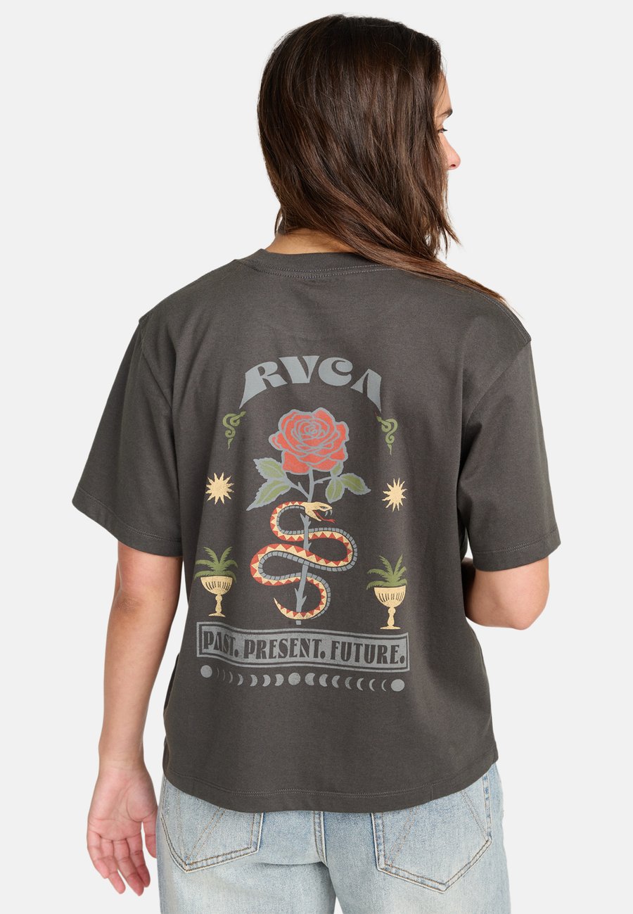 Футболка RVCA ROSE POSTER TEE, Grey Pink/Black, Черный, Футболка RVCA ROSE POSTER TEE, Grey Pink/Black
Футболка RVCA ROSE POSTER TEE, Grey Pink/Black, Черный, Футболка RVCA ROSE POSTER TEE, Grey Pink/Black