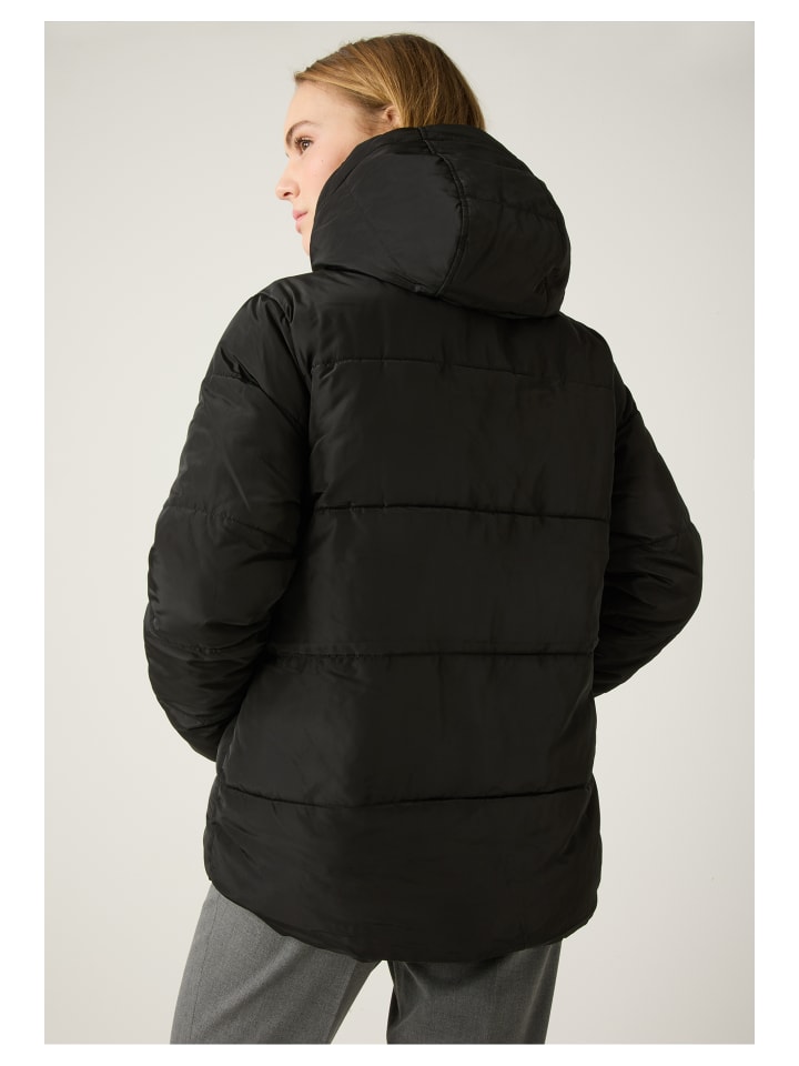 стеганая куртка длиной до бедер черного цвета More & More
стеганая куртка длиной до бедер черного цвета More & More