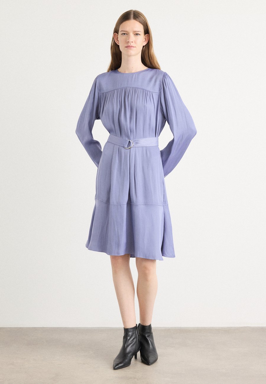 Платье Marc Cain Day dress, Soft Maroon/Multi-Coloured
Платье Marc Cain Day dress, Soft Maroon/Multi-Coloured