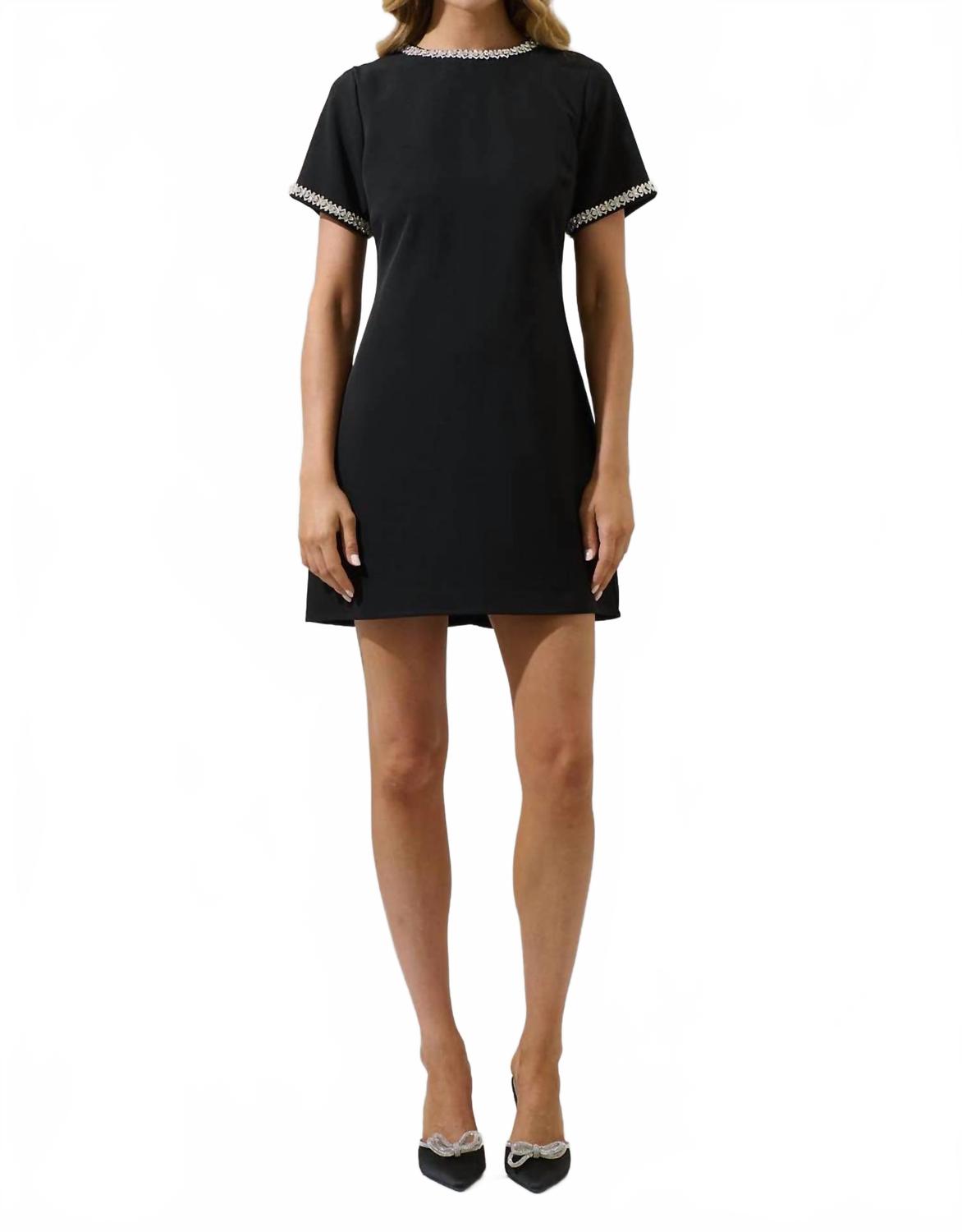 SUGARLIPS Мини-платье Kaitlyn с стразами, черное
SUGARLIPS Мини-платье Kaitlyn с стразами, черное