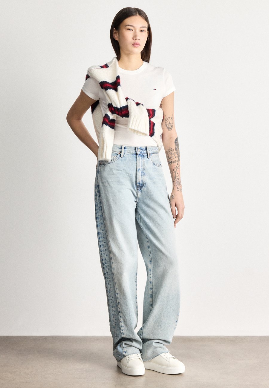 Футболка Tommy Jeans C NECK TEE 2 PACK, Ecru/Lavish Cerise/Beige, Бежевый, Футболка Tommy Jeans C NECK TEE 2 PACK, Ecru/Lavish Cerise/Beige
Футболка Tommy Jeans C NECK TEE 2 PACK, Ecru/Lavish Cerise/Beige, Бежевый, Футболка Tommy Jeans C NECK TEE 2 PACK, Ecru/Lavish Cerise/Beige