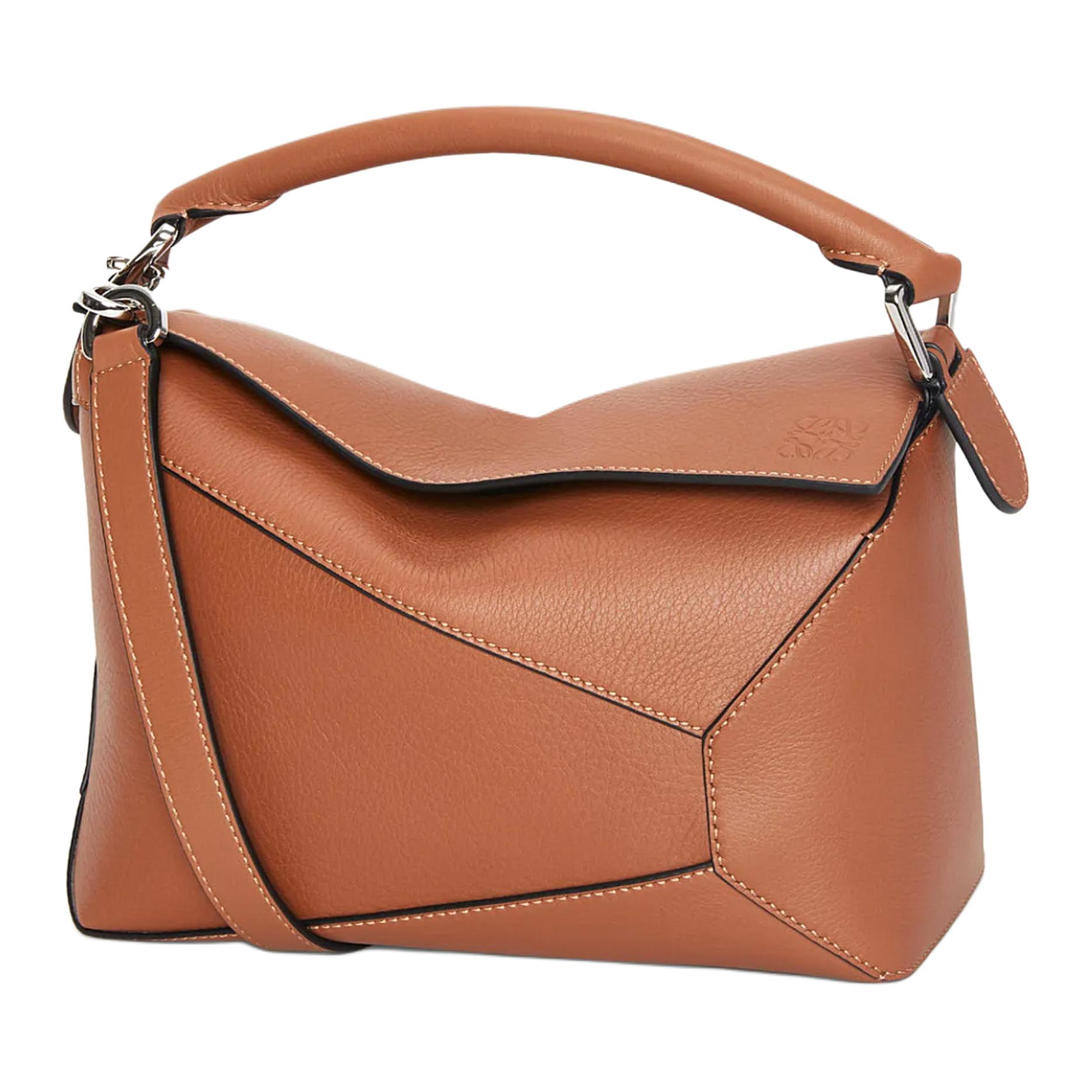 LOEWE Кожаная сумка-пазл коровы через плечо кроссбоди женская бежевая
LOEWE Кожаная сумка-пазл коровы через плечо кроссбоди женская бежевая