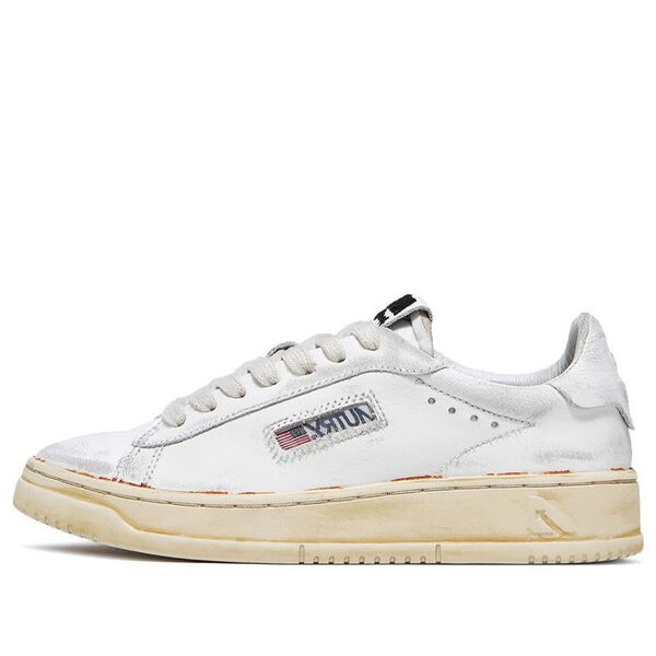 Кроссовки dallas super vintage low leather sneakers 'white' Autry, белый
Кроссовки dallas super vintage low leather sneakers 'white' Autry, белый