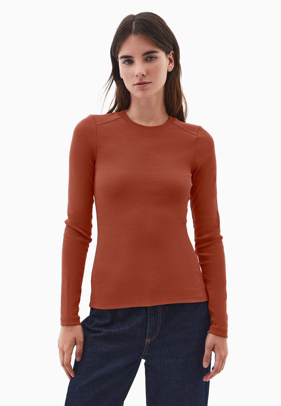 Топ OXXO CREW NECK, Arabian Spice/Bronze
Топ OXXO CREW NECK, Arabian Spice/Bronze