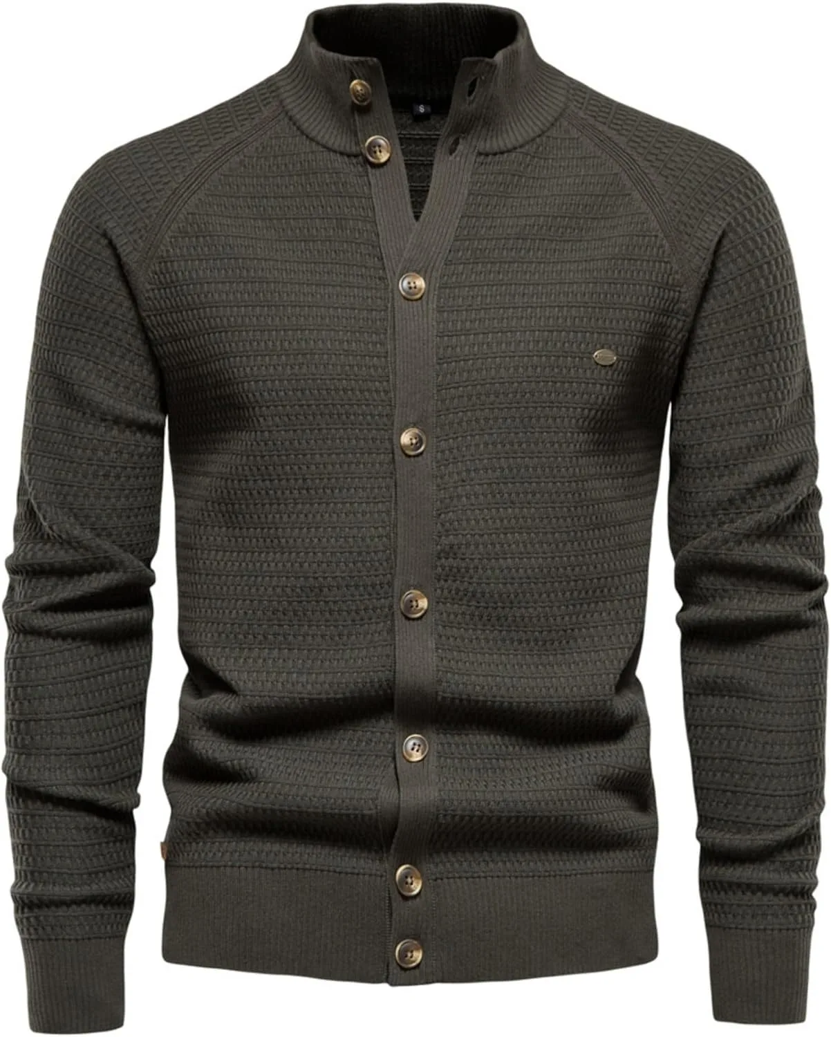 Мужской кардиган свободного кроя с пуговицами и воротником
Мужской кардиган свободного кроя с пуговицами и воротником