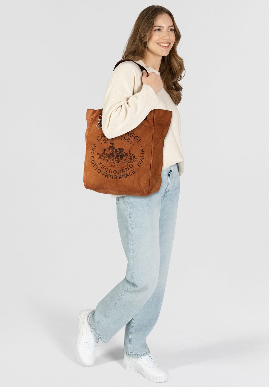 Сумка Campomaggi Handbag, Cognac
Сумка Campomaggi Handbag, Cognac