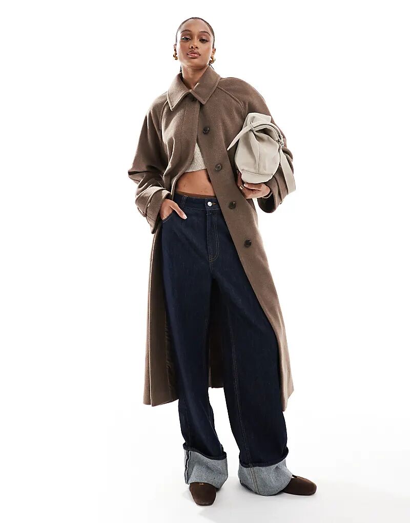 Длинное пальто с верхним воротником и начесом в грибном цвете ASOS
Длинное пальто с верхним воротником и начесом в грибном цвете ASOS