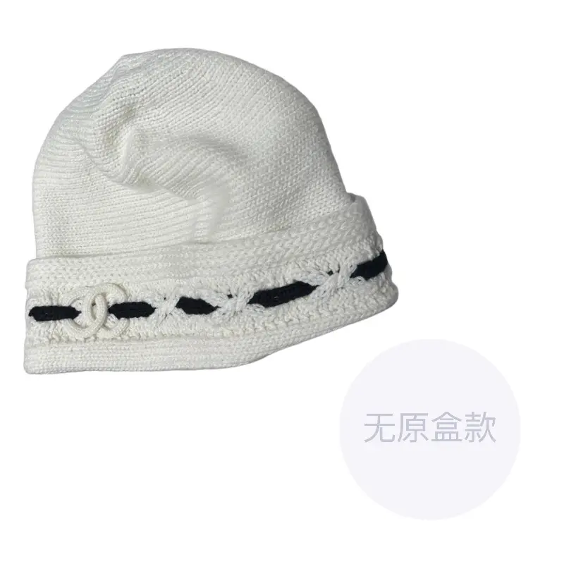 Женская шапка-бини CHANEL, белый
Женская шапка-бини CHANEL, белый