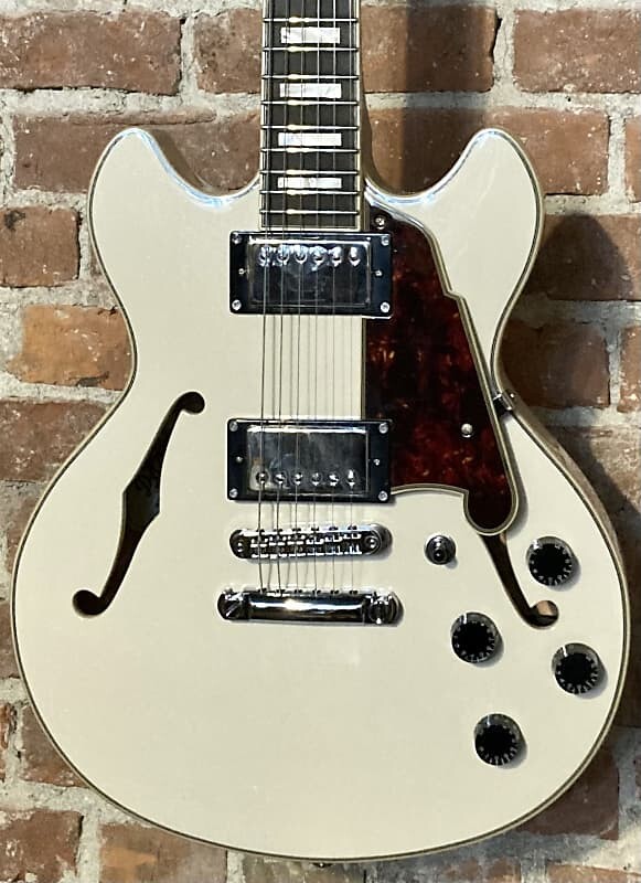 Электрогитара D'Angelico Premier Mini DC 2020 Champagne, Support Small Business And Buy Here!
Электрогитара D'Angelico Premier Mini DC 2020 Champagne, Support Small Business And Buy Here!