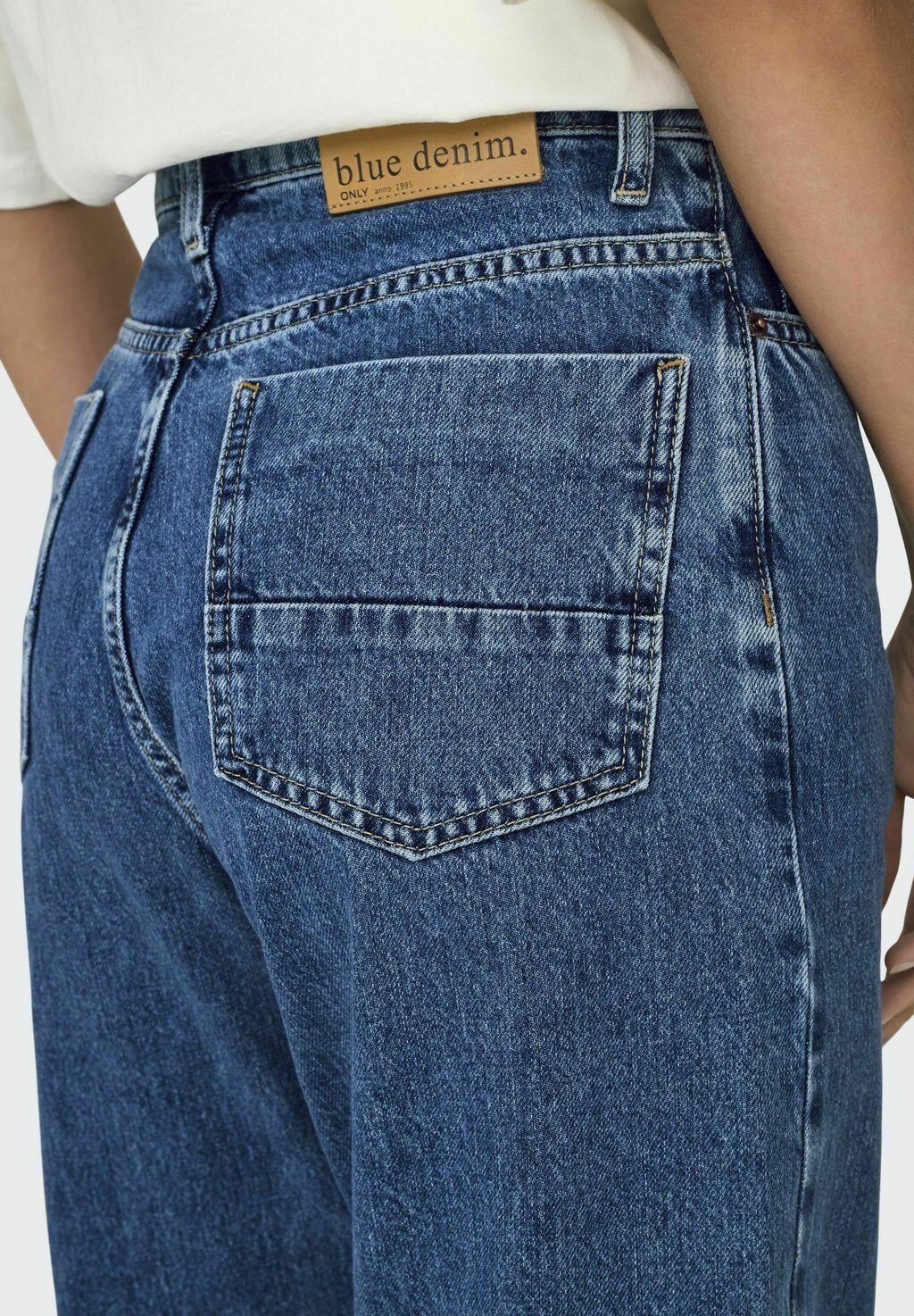 Расклешенные джинсы MIT WEITEM ONLHOPE AILLE WEITER ONLY, синий деним
Расклешенные джинсы MIT WEITEM ONLHOPE AILLE WEITER ONLY, синий деним