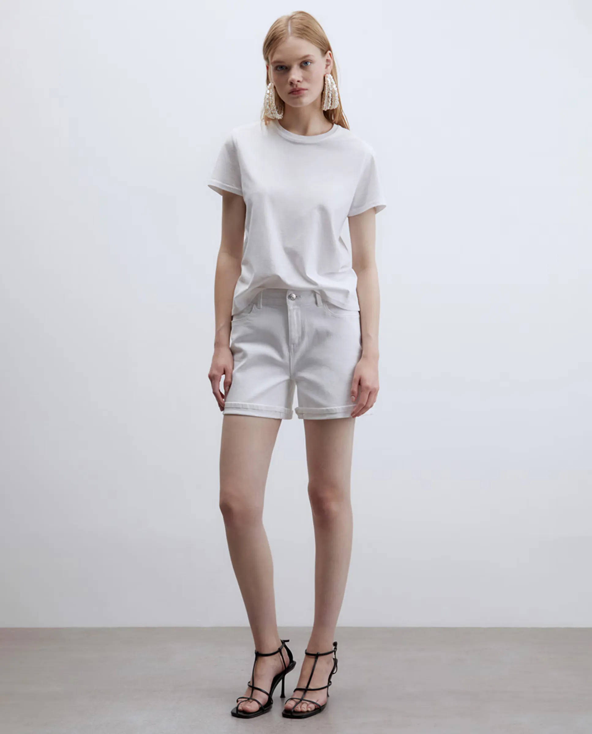 Бермуды джинсовые Sfera, кремовый
Бермуды джинсовые Sfera, кремовый