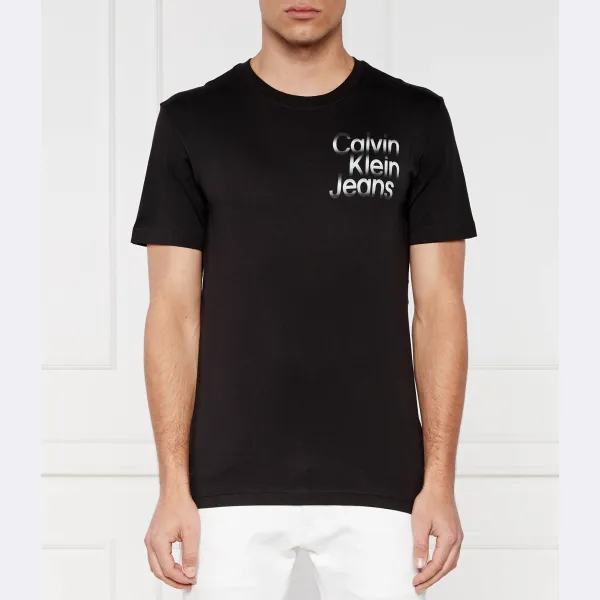 Футболка классического кроя с рассеянным принтом Calvin Klein, черный
Футболка классического кроя с рассеянным принтом Calvin Klein, черный