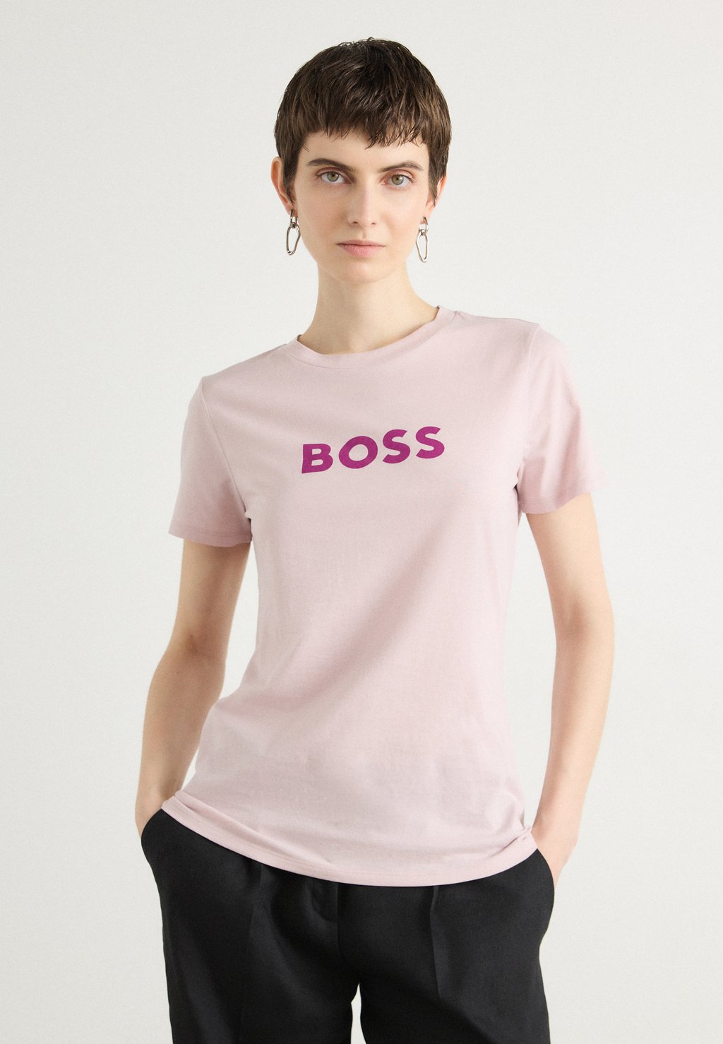 Футболка с принтом ELOGO BOSS, лиловый
Футболка с принтом ELOGO BOSS, лиловый