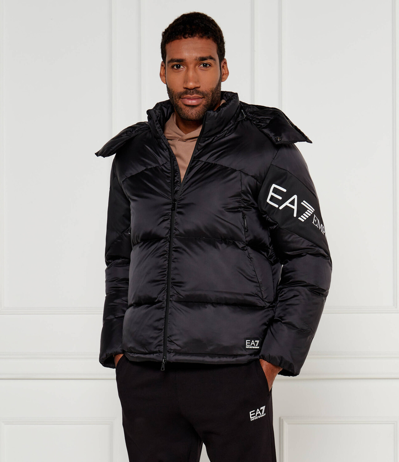 Куртка EA7 Regular Fit, черный
Куртка EA7 Regular Fit, черный