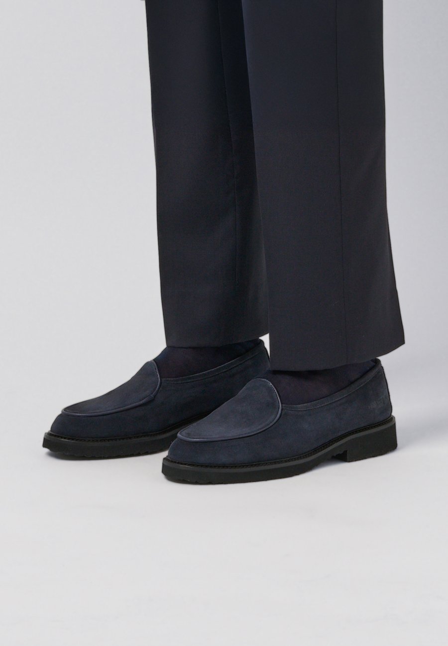 Лоферы FRED MARTIN COLLECTION VALENCIA, Navy Suede/Dark Blue
Лоферы FRED MARTIN COLLECTION VALENCIA, Navy Suede/Dark Blue