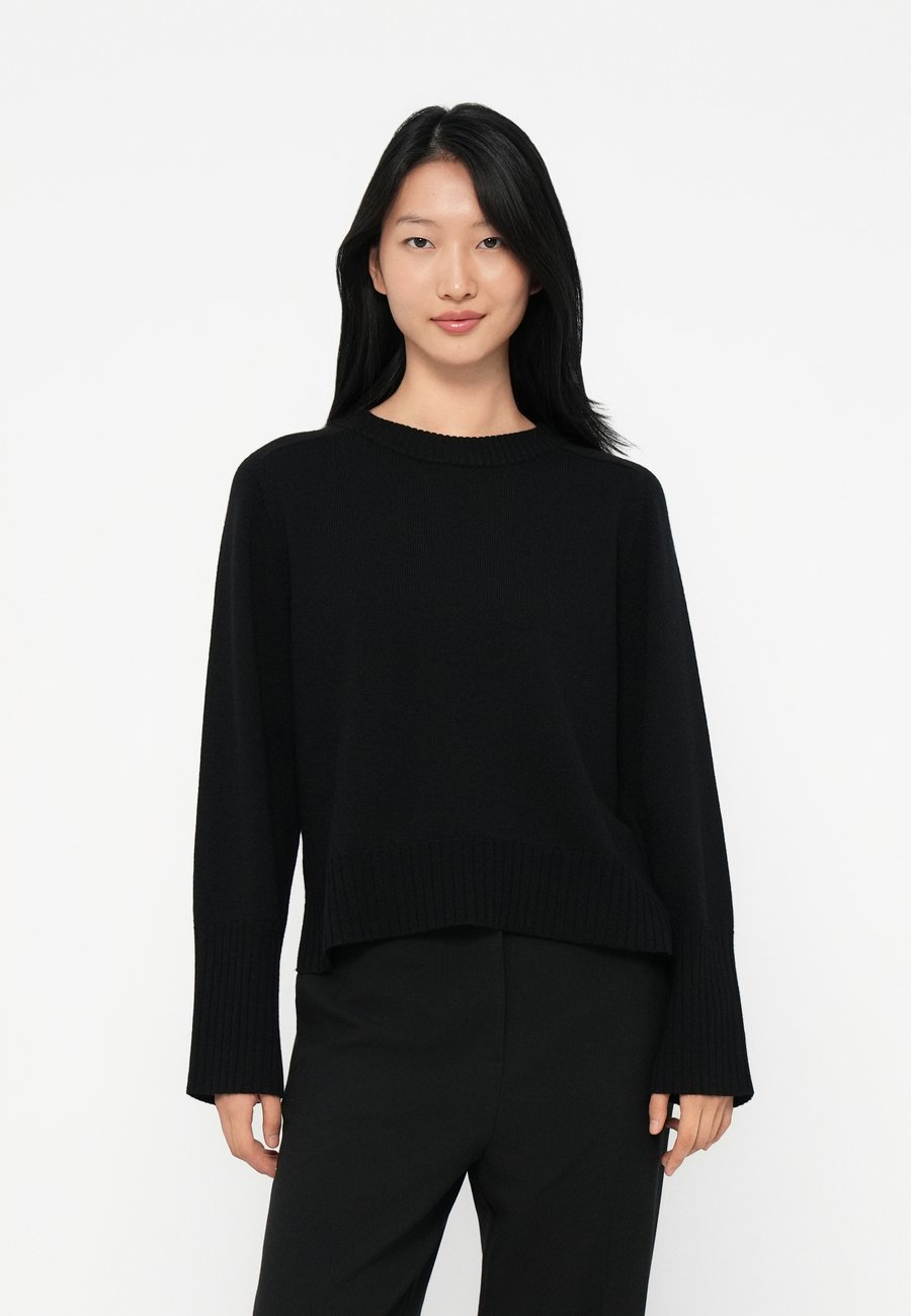 Джемпер Repeat Jumper, Black
Джемпер Repeat Jumper, Black