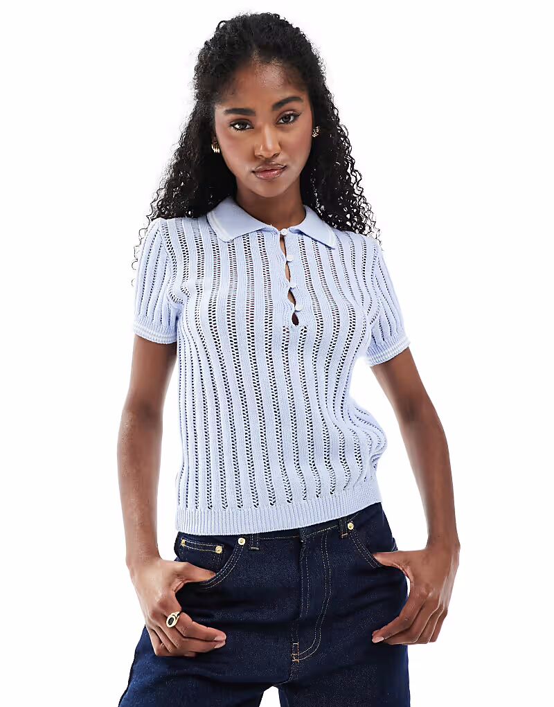 Трикотажное поло Monki с отделкой стежками синего цвета
Трикотажное поло Monki с отделкой стежками синего цвета