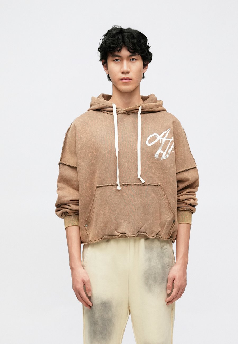 Худи Atelier de roupa TEAR HOODIE, Beige
Худи Atelier de roupa TEAR HOODIE, Beige