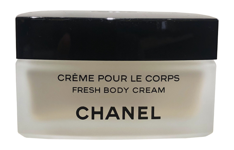 CHANEL Увлажняющий и успокаивающий лосьон для тела Treasured Fragrance That Lasts, 150 г
CHANEL Увлажняющий и успокаивающий лосьон для тела Treasured Fragrance That Lasts, 150 г